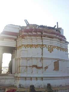Eingestürzter Tempel von Swayambu nach dem 25. April 2015, Foto von Rajesh