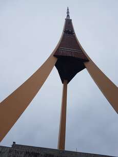 Der Fernsehturm von Riga. Auch genannt kleiner Eifelturm.