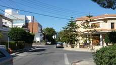 eine Straße in Nikosia, mit schön vielen Abzweigungen