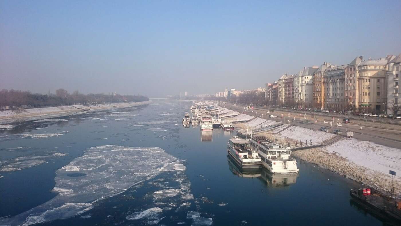 In Budapest war es so kalt, dass die Donau gefroren war.