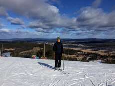 Skifahren in Järvsö Anfang April im fast menschenleeren Skigebiet