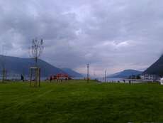 Sagaparken - playing volleyball next to the fjord