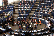 Das Konzert der Mächtigen in Brüssel – wie kann man es den Bürgern vermitteln? Die EU versucht zur Europawahl auf allen Wellen für sich zu werben. © European Communities, 2009.