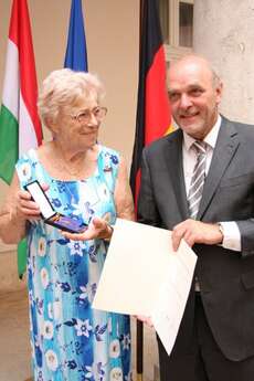 Juli 2012 - Verleihung des Bundesverdienstkreuzes an Ágnes Bartha