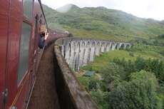 Mit dem Jacobite Steam Train über das Glenfinnian Viadukt