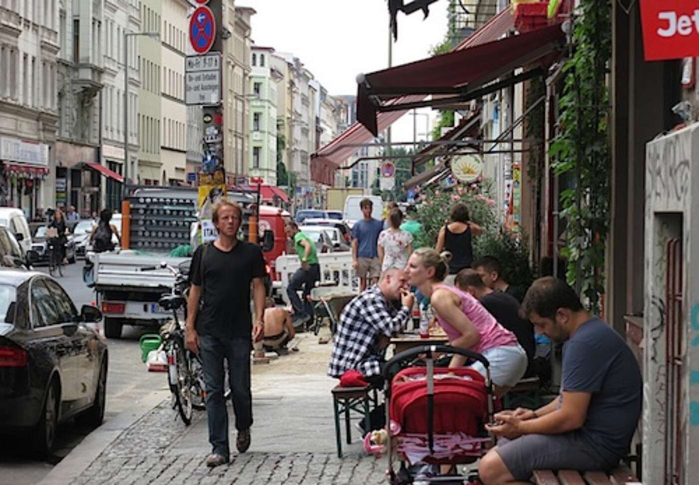 i've got this photo from here: https://www.eurocheapo.com/blog/berlin-kreuzbergs-best-affordable-sights-bars-and-restaurants.html