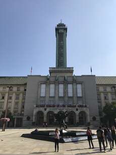 The new town hall of Ostrava with its high tower / Le nouvel Hôtel de Ville d'Ostrava avec sa grande tour