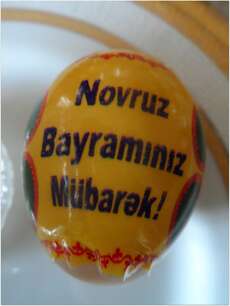 Es gibt zu Novruz auch gefärbte und dekorierte Eier.