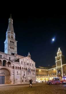 Modena bei Mondesschein // Modena by moonlight