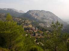 Der Ausblick von Agios Pateras (in der Mitte Nea Moni)
