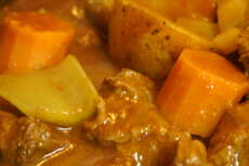 von: https://upload.wikimedia.org/wikipedia/commons/6/6b/Cookbook-beef-stew.jpg