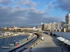 Ponta Delgada, Portas do Mar und der Hafen im Vordergrund