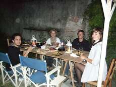 Essen bei Freunden (Jérôme aus Castres, ich aus Hemmingen, Kilian aus Rheine, Prissi aus Berlin)