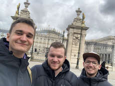 mit Marius und Kai vor dem Palacio Real