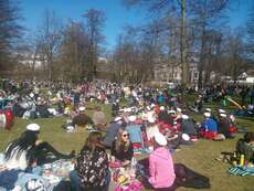 Vappu - Picknick in Helsinki