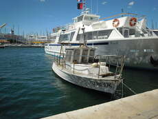 Kleine Nussschalen im Hafen von Toulon. Ob man damit wirklich aufs mehr fahren kann?