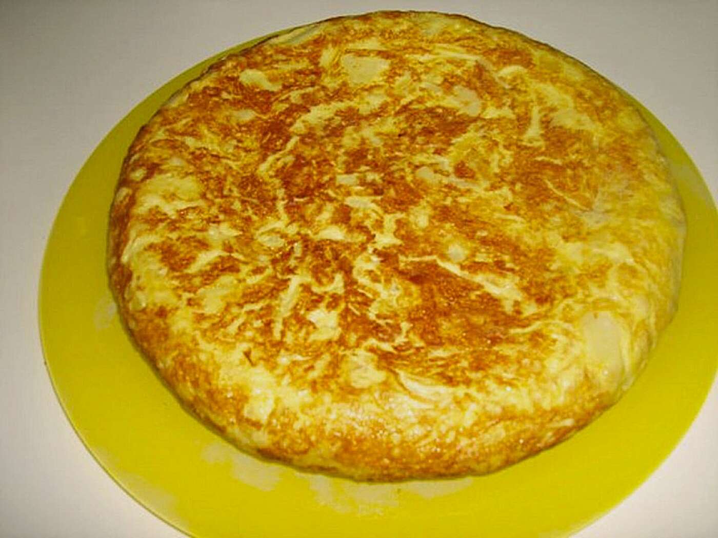 Tortilla de patatas. (Quelle: www.chefkoch.de/rezepte/1334081238339511/Tortilla-de-Patatas.html)