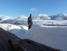 Ich vor der wunderschönen Schneelandschaft am Kardon