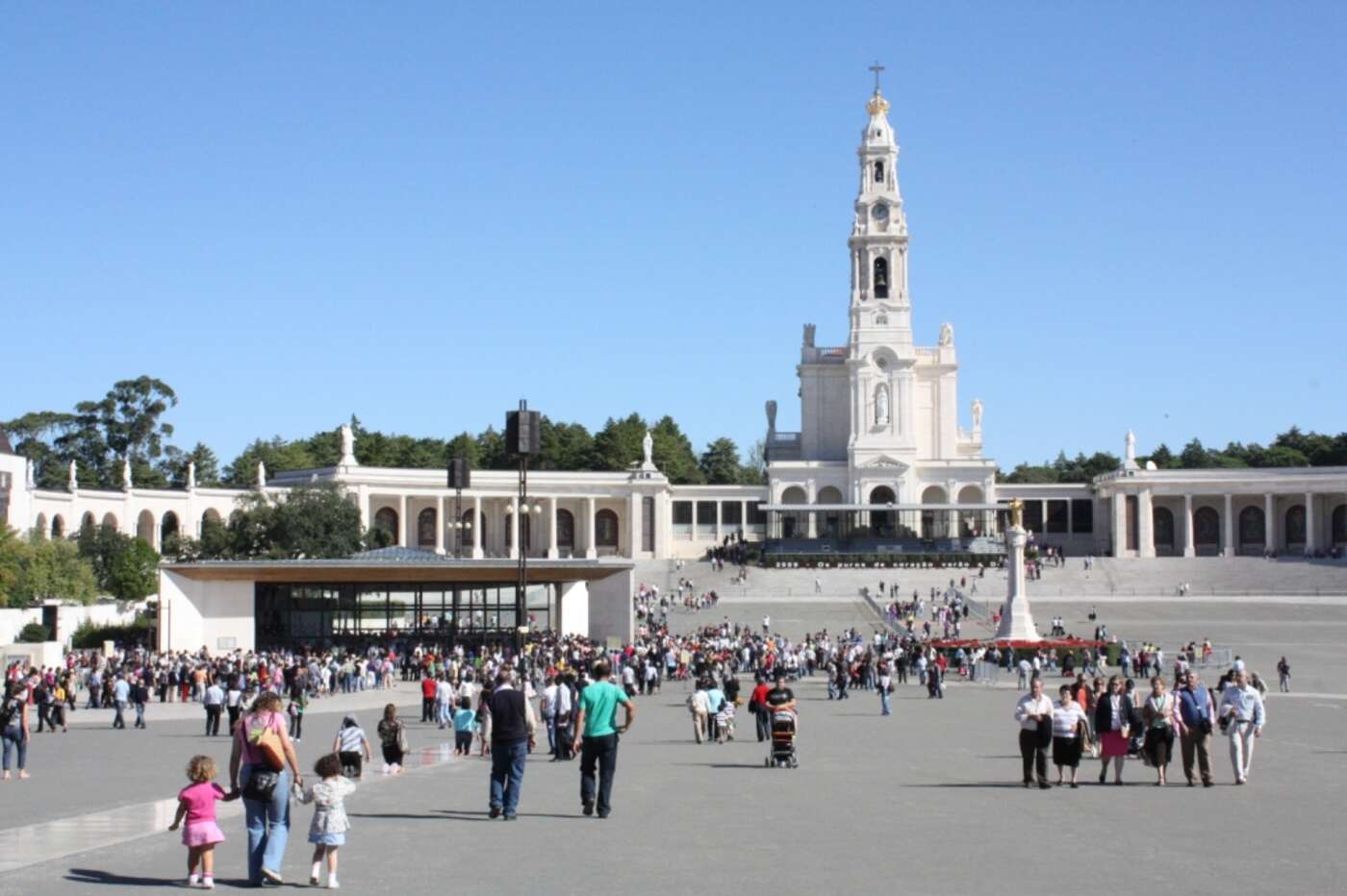 Die Rosenkranzbasilika mit dem größten Kirchenvorplatz der Welt