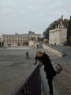 Vor dem Papst-Palast
